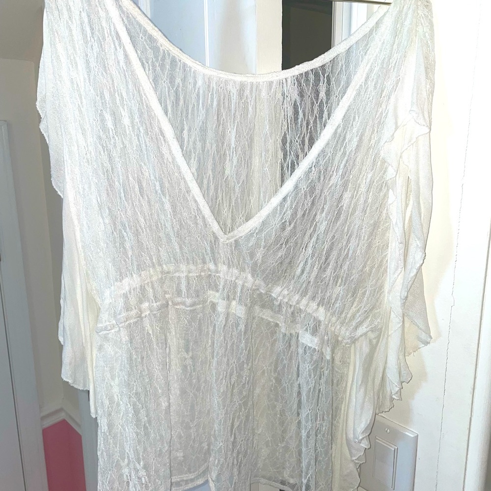 Free people lace top!